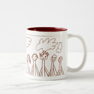 Bicolor Gente feliz que sostiene la taza de las manos