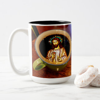 Bicolor Jesús en una taza