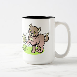 Bicolor La taza de los niños del gato y de la mariposa