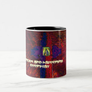 Bicolor Los milagros son la taza diaria de suceso (roja)