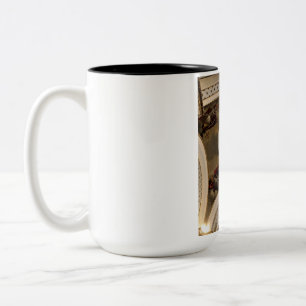 Bicolor Madrid — Taza con un techo pintado