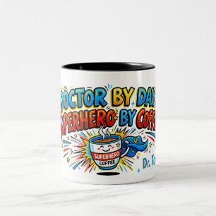 Bicolor Médico de Día, Superhéroe por Taza de Café