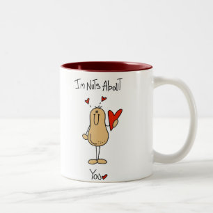 Bicolor Nueces sobre usted taza
