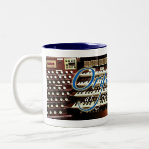 Bicolor Organista en su taza del servicio - letras azules