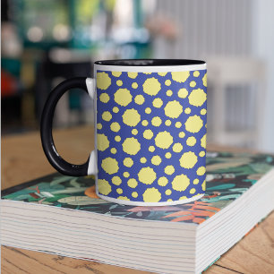 Bicolor Patrón de lunares amarillos en taza azul