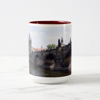 Bicolor Puente de Charles, taza de Praga