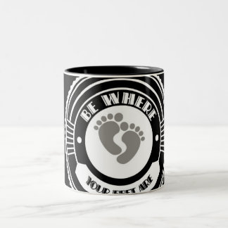 Bicolor Sea donde están sus pies - taza del Dos-Tono