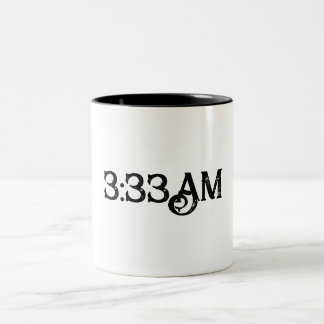 Bicolor Significado espiritual de la taza de café a las 3: