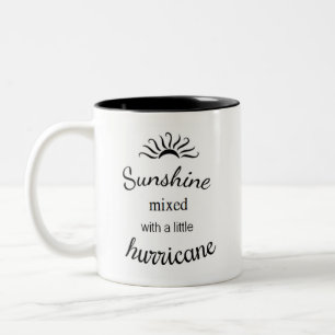 Bicolor Sol mezclada con una pequeña taza del huracán