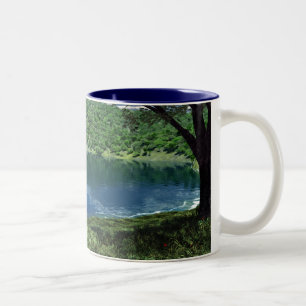 Bicolor Taza Beside Deep Waters