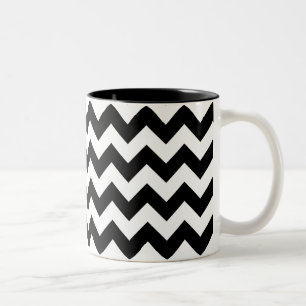 Bicolor Taza blanco y negro de la impresión de Chevron