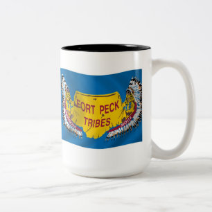 Bicolor Taza con bandera de Assiniboine de Fort Peck
