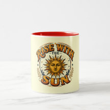 Taza con Insignia Retro de Levántate con el Sol