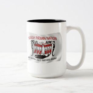 Bicolor Taza con la bandera de la tribu Makah