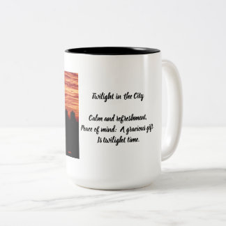 Bicolor Taza Crepuscular en la Ciudad
