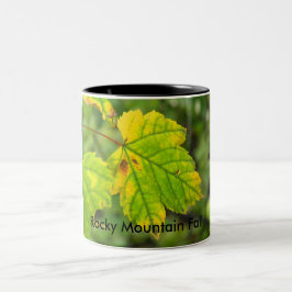 Bicolor Taza de 11oz Hojas de Otoño Verdes y Amarillas en