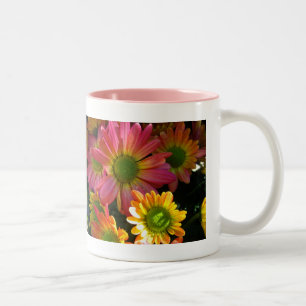 Bicolor Taza de bebida de flores de otoño rosas y amarilla