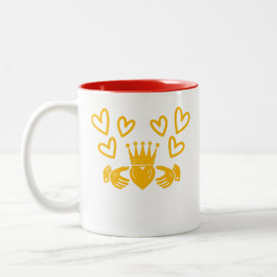 Bicolor Taza de café con anillo Claddagh dorado
