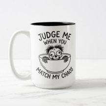 Taza de café elegante de dos tonos con divertido d