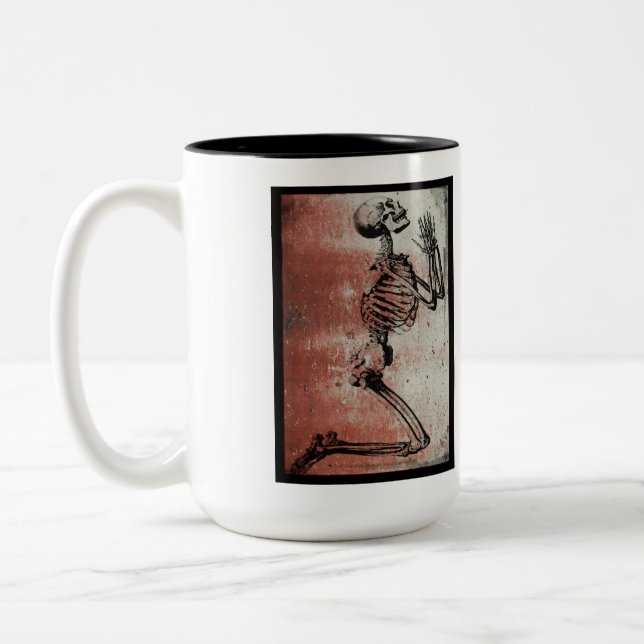 Bicolor Taza de Esqueleto Rezando de Halloween (Izquierda)