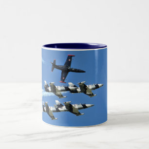 Bicolor Taza de la estrella fugaz de L-39 Albatros y de T