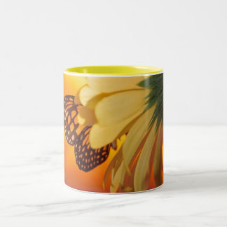Bicolor Taza de la mariposa de monarca