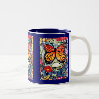 Bicolor Taza de la mariposa de monarca de PMACarlson