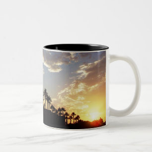 Bicolor Taza de la playa de las palmeras de la salida del