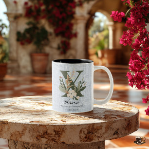 Bicolor Taza de monograma floral boho chic del noble coraz