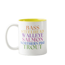 Taza de pescadora con texto arcoíris de pesca en M