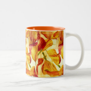 BICOLOR TAZA DEL DISEÑO FLORAL POR MOJISOLA A GBADAMOSI