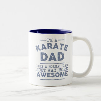 Bicolor Taza del papá del karate (azul)