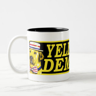 Bicolor Taza del Rótulo de Demócrata del perro amarillo