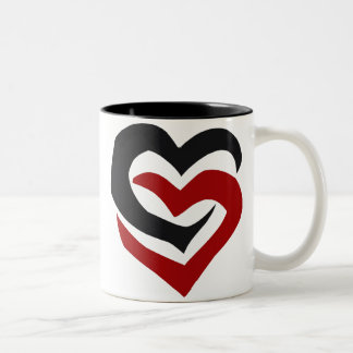 Bicolor Taza entrelazada de los corazones