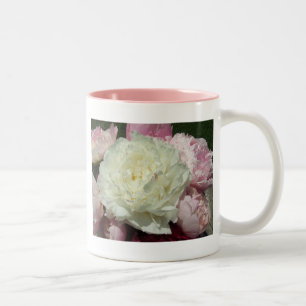 Bicolor Taza floral de los Peonies rosados del Peony