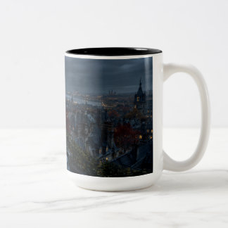 Bicolor Taza negra de balcón gótico de ciudad | Soothing S