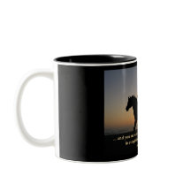 Taza o taza de café del paseo de la puesta del sol