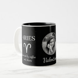 Bicolor Taza personalizada de Aries con nombre y rasgos