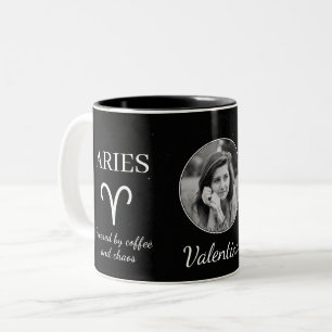 Bicolor Taza personalizada de Aries con nombre y rasgos