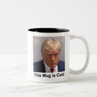 Bicolor Trump Mug "Esta taza está fría"