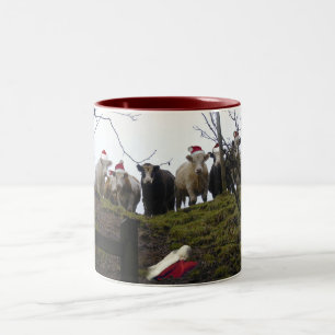 Bicolor Vacas que llevan la taza del regalo del navidad de