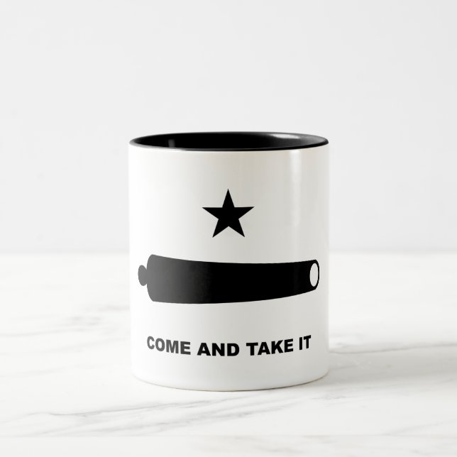Bicolor Viene tomarle la taza de café (Centro)
