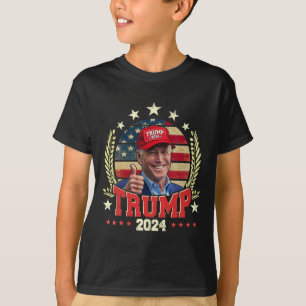 Biden lleva la camiseta de Trump con la camiseta r