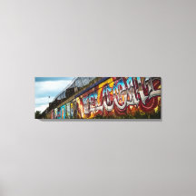 Bienvenida de color | Mural | Arte callejero | Chi