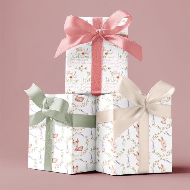 Bienvenidos A Las Hojas De Papel De Envoltura Del  (Welcome a sweet little one into the world with this adorable forest animal wrapping paper set! )