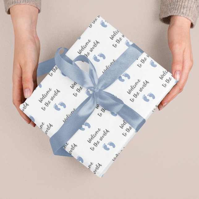 Bienvenidos A Las Hojas De Papel De Envoltura Para (Celebrate a new baby boy with these baby feet, "Welcome to the world" wrapping paper sheets! )