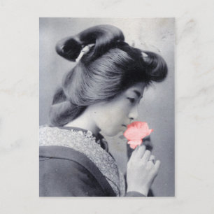 Bijin con reproducción de postales de flores