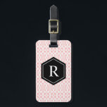 Black and Pink Trellis | Etiqueta de maleta<br><div class="desc">Viajar con estilo con una etiqueta de equipaje de diseño personalizado! Etiquetas modernas y de diseño vestirán su equipaje y le facilitarán la identificación rápida de su equipaje en el equipaje. Personalice este elemento agregando su monograma Datos iniciales y de contacto. Personalizar fácilmente el color de fondo a la sombra...</div>