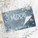 Bloc De Hojas Merry Christmas Winter Wonderland Paper Placemat<br><div class="desc">Añada un toque de elegancia a sus celebraciones navideñas con este lugar de papel de Navidades de personalizable. El lugar, decorado con un bonito diseño de copos de nieve azules y plateados, es el escenario perfecto para su fiesta. Personalízalo con el nombre de tu familia, para que cada comida se...</div>