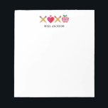 Bloc De Notas Agradecimiento al profesor XOXO Colorido<br><div class="desc">Allegre y moderno, este bloc de notas personalizado para profesores presenta un lápiz XOXO, corazón y manzana con su nombre personalizado debajo para un toque divertido y profesional. Mucho espacio en blanco, lo que lo hace perfecto para notas rápidas, listas de verificación y recordatorios diarios en el aula o como...</div>